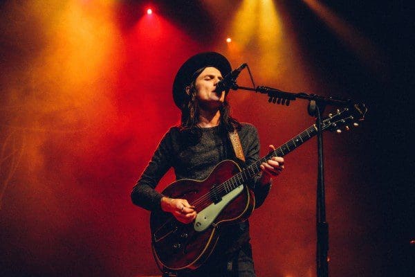 Video: James Bay – “Let It Go” (Live on The Late Late Show)