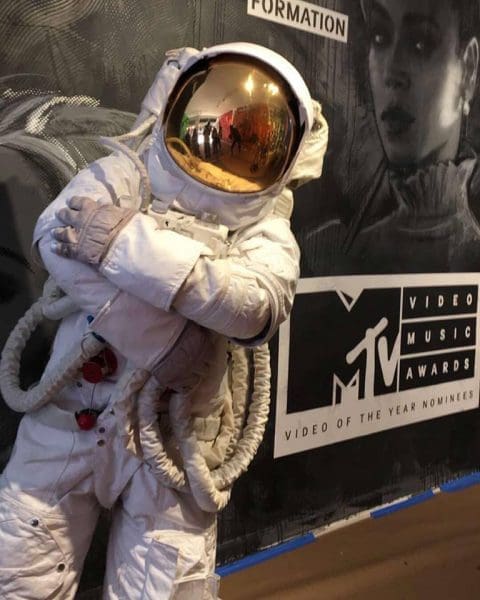 Video: MTV VMA 2016 Performances feat. Rihanna, Beyoncé, Future