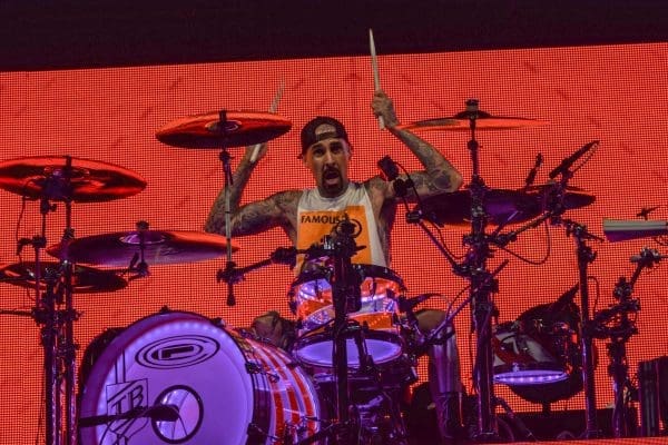blink-182_travis-barker_pod