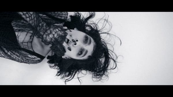Video: Charlotte OC – “Shell”