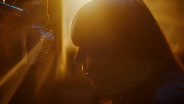 Cat Power – “Stay” (Rihanna Cover)