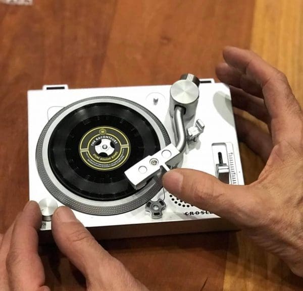 The Raconteurs Will Release New 3″ Vinyl Single for Record Store Day