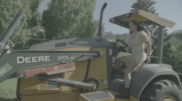 Video: Lana Del Rey – “Blue Banisters”