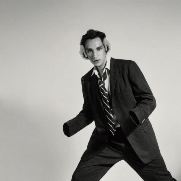 Oliver Sim (The xx) Goes Solo, Shares “Romance With A Memory”