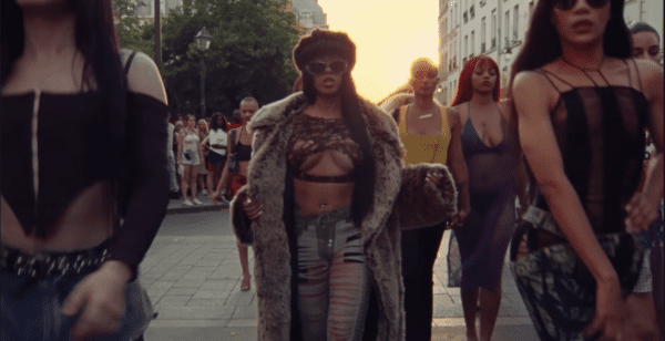 Video: Kali Uchis – “No Hay Ley”