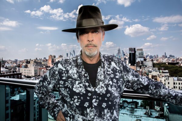 Peter Murphy feat. Trent Reznor – “Swoon”